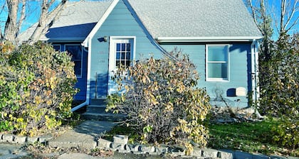 Hunters, travel wrk Friendly- Near Downtown and Hospital -3 bedroom house
- WIFI