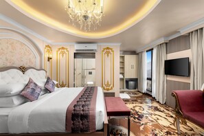 Quarto júnior | Frigobar, cofres nos quartos, escrivaninha