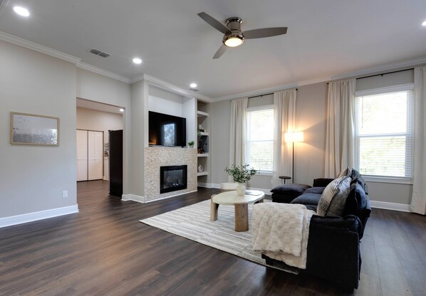 Smart TV, fireplace, table football