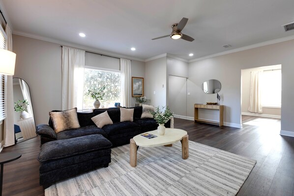 TV connectée, cheminée, baby-foot