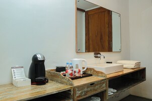 Caja de seguridad en la habitación, wifi gratis y ropa de cama 