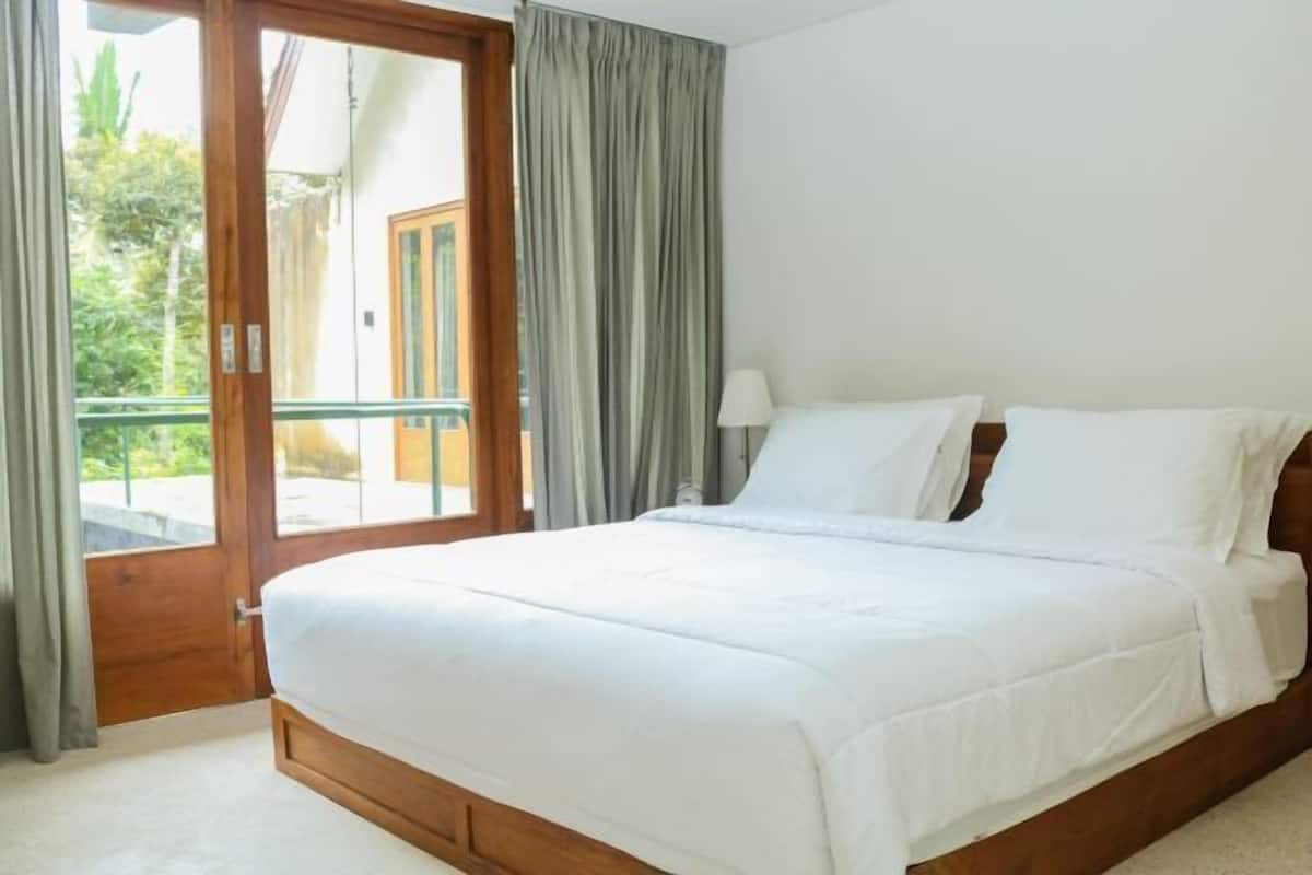 1 bedroom, in-room safe, free WiFi, bed sheets