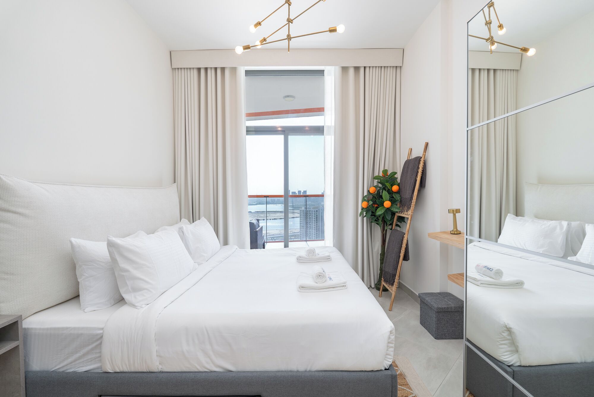 1 chambre, coffres-forts dans les chambres, fer et planche à repasser