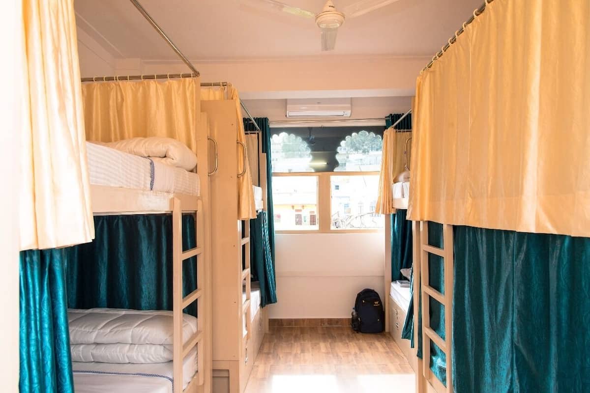 Dormitorio compartido Deluxe | Sábanas de algodón egipcio, ropa de cama de alta calidad y edredón