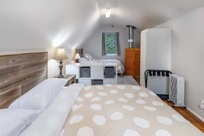 4 bedrooms, WiFi, wheelchair access