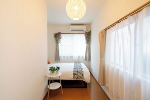 4 bedrooms, WiFi, bed sheets