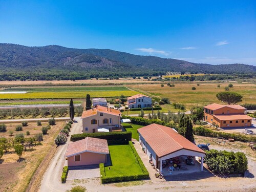 Nice apartment for 5 guests with WIFI, A/C, TV and patio