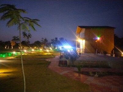 Welcoming 1-bedroom farmhouse in Chilamathur with stunning views