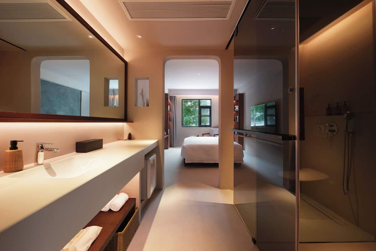 Superior Double Room, City View