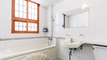 Double or Twin Room | Free WiFi