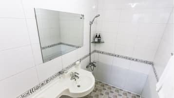 Twin Room | Free WiFi