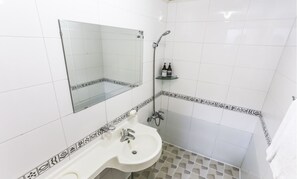 Twin Room | 1 bedroom, free WiFi