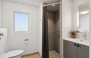 Shower - Lovely home in Otterup with sauna (Otterup)