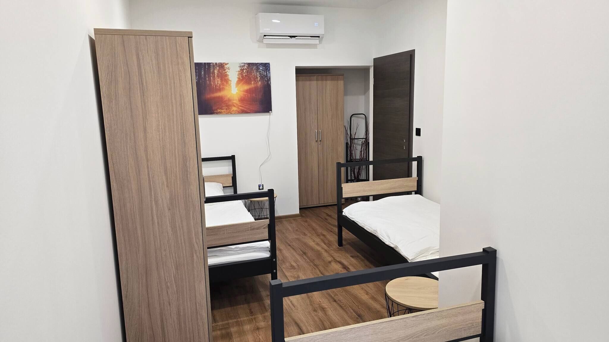 1 dormitorio, tabla de planchar con plancha, Internet y ropa de cama