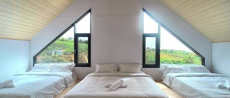 4 bedrooms, WiFi, bed sheets