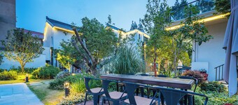 Yinshu Lunas Vila Courtyard Garden Resort Hotel (Shanghai International Tourism Resort Branch)