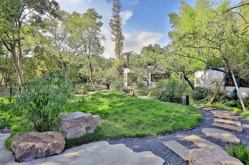 Yinshu Lunas Vila Courtyard Garden Resort Hotel (Shanghai International Tourism Resort Branch)