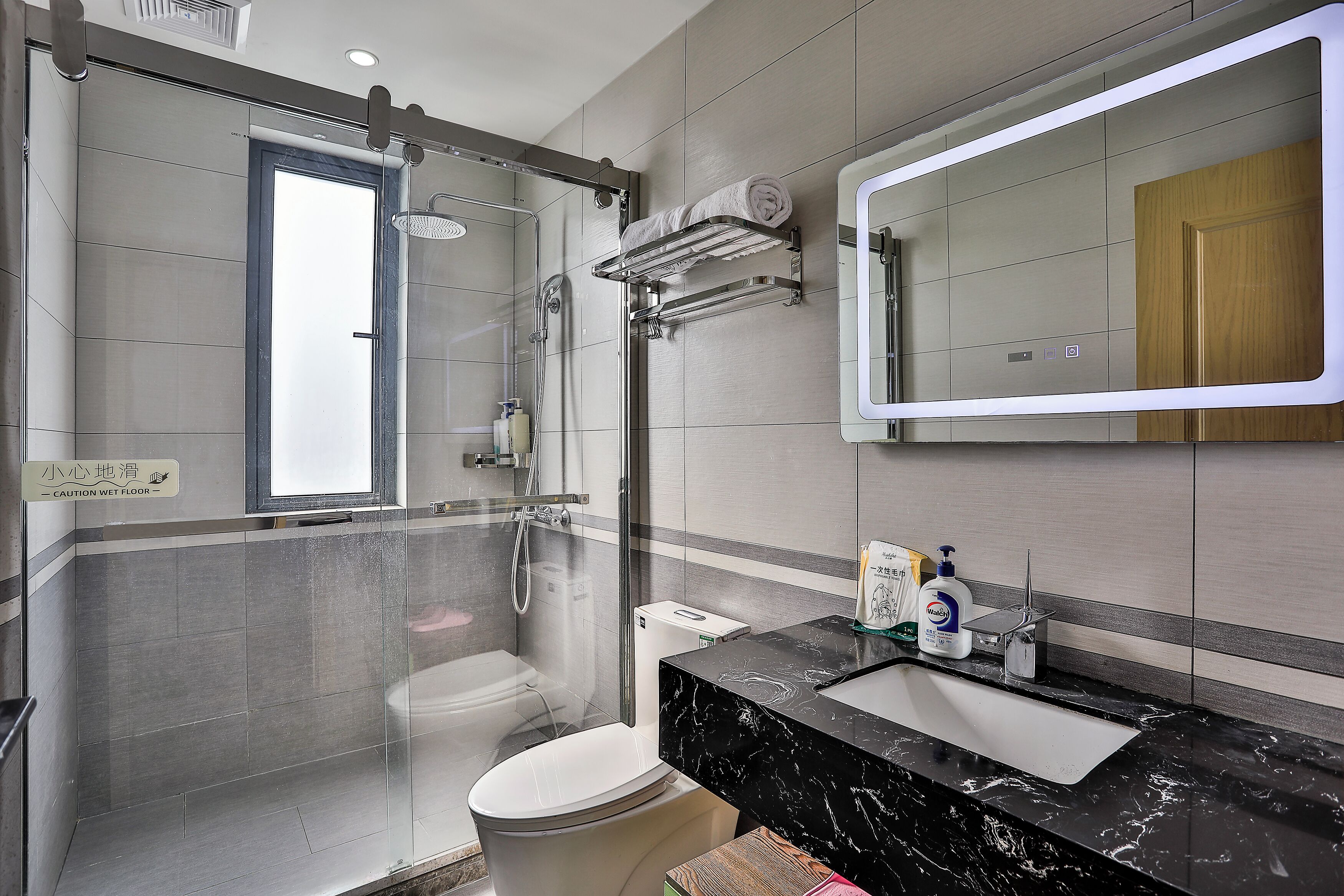 Superior Double Room | Bathroom