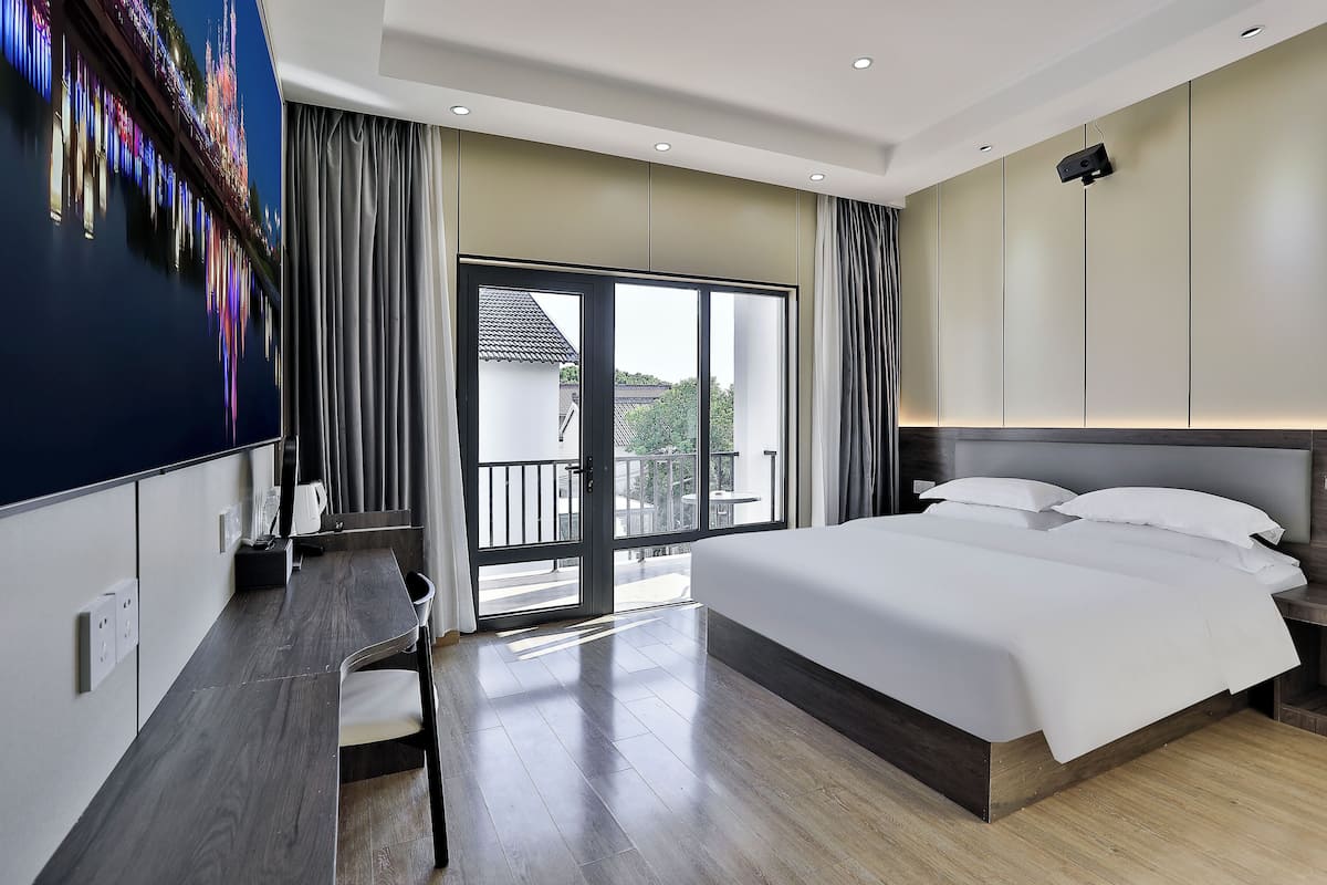 Superior Double Room | 2 bedrooms, desk, laptop workspace, free WiFi