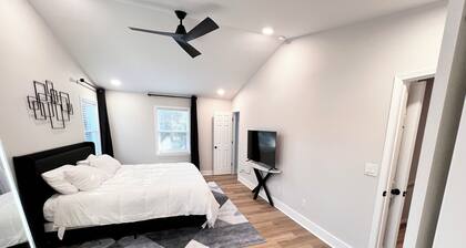 Flexis living 4-bedroom house in Charlotte-PNC-University-MotorSpeedway