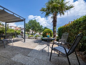 Outdoor dining - Apartment Mirta by Interhome (Krk/Šilo)