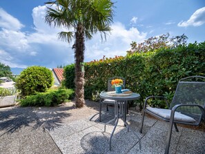 Outdoor dining - Apartment Mirta by Interhome (Krk/Šilo)