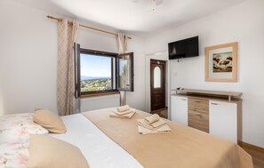 2 soverom, strykejern/-brett, reiseseng for barn og wi-fi (inkludert)