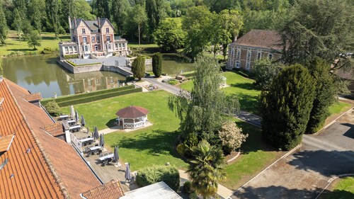 Château de Quesmy - Gîte de la Piscine