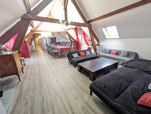 Smart TV - Château de Quesmy - Gîte de la Piscine (Quesmy (60640))