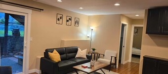 Private 2BR Guest Suite w/ Kitchenette, Laundry, Parking & 400Mbps Wi-Fi