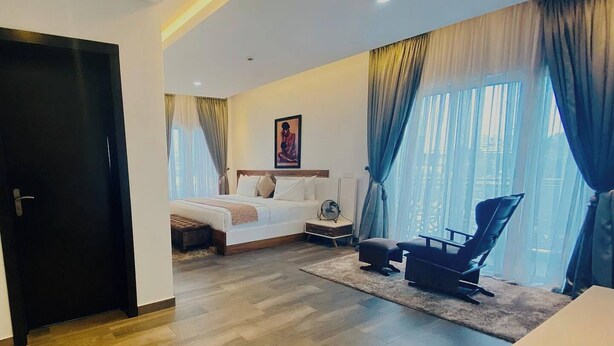 Gambar tidak terklasifikasi, 1 dari 45, tombol