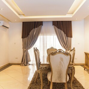 Departamento familiar, balcón, vista a la ciudad | Comedor