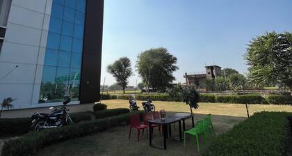 Hotel Dev Resort