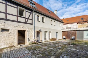 Exterior - Apartment '2 Zimmer Erdgeschoß' with Shared Terrace, Shared Garden and Wi-Fi (Dresden)