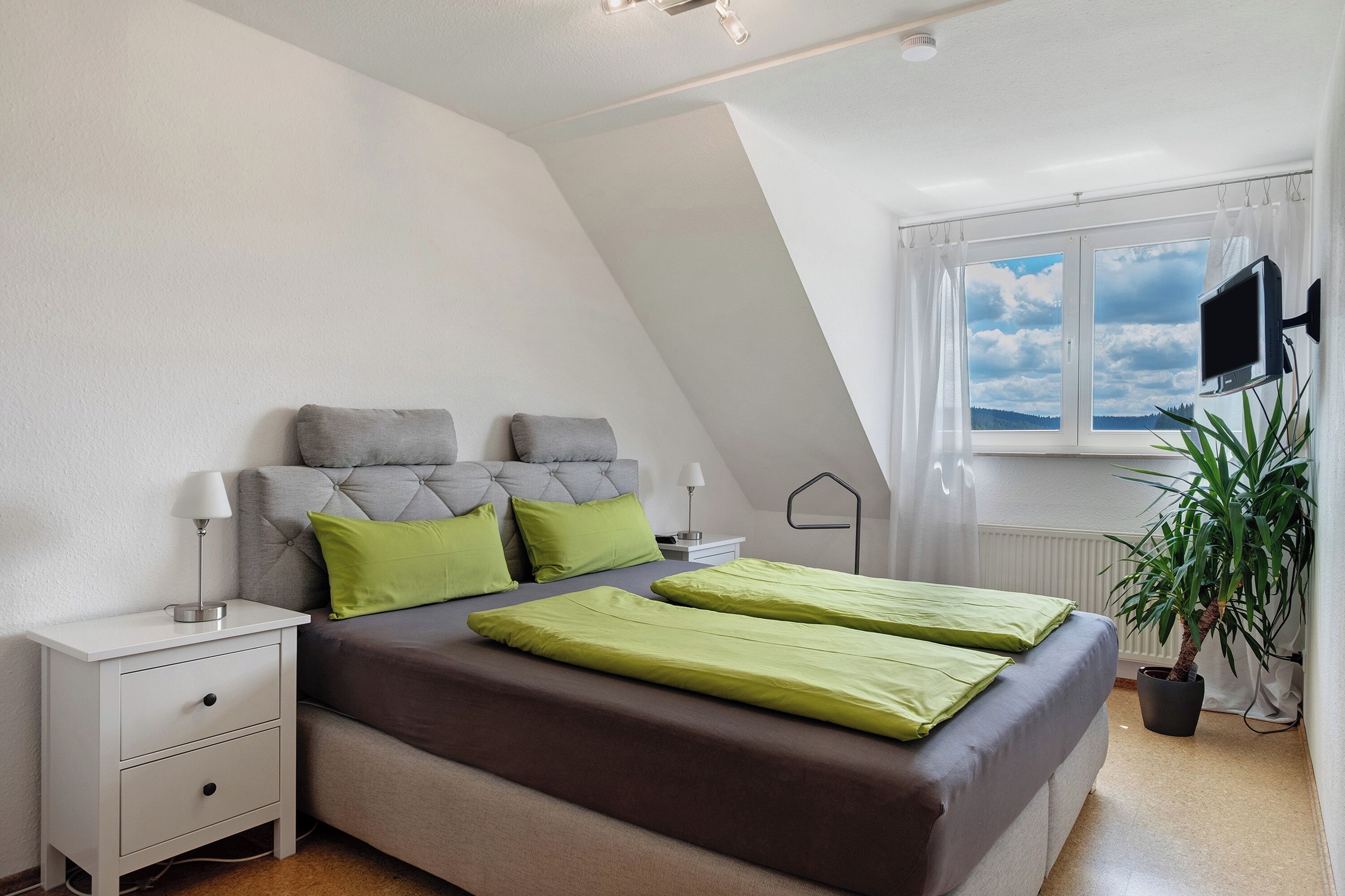 5 slaapkamers, een strijkplank/strijkijzer, gratis wifi, beddengoed