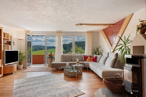Holiday Home 'Am Kussenhof' with Mountain View, Balcony and Wi-Fi