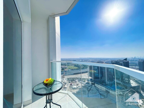 Interior - Amazing Studio with Balcony & View Dubai (Dubai)