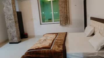 Superior Double Room, City View | Free WiFi, bed sheets