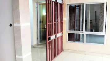 Chambre, 1 chambre, accessible aux personnes à mobilité réduite, patio | Intérieur