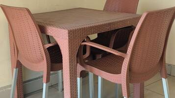 Habitación, 1 habitación, con acceso para personas discapacitadas, patio | Comedor