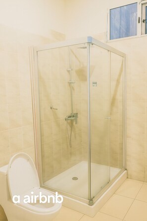 Zimmer, 1 Schlafzimmer, barrierefrei, Terrasse | Badezimmer