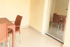 Zimmer, 1 Schlafzimmer, barrierefrei, Terrasse | Esszimmer