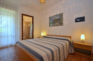 1 bedroom - Well furnished apartment for 6 people in a residence with swimming pool (Bibione)
