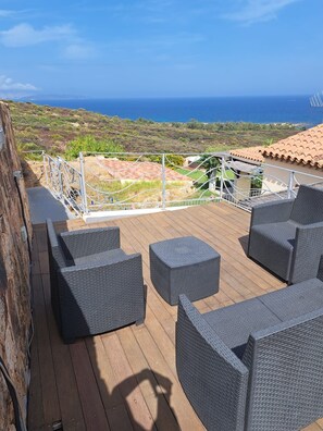 Terrace/patio - CASA COSTA: ideal cottage for those seeking comfort and relaxation (San Teodoro)