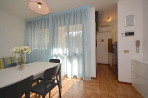 Dining - Charming apartment for 5 people in a modern building by Beahost Rentals (Bibione)
