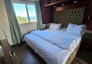 1 bedroom, in-room safe