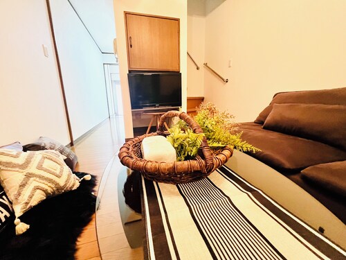 10 min. drive to Osaka Castle  3DK rental spacious house / capacity for 9 people