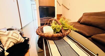 10 min. drive to Osaka Castle 3DK rental spacious house / capacity for 9 people