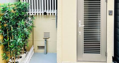 10 min. drive to Osaka Castle 3DK rental spacious house / capacity for 9 people