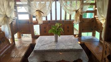 Room, 1 Bedroom, Smoking, Balcony | Dining